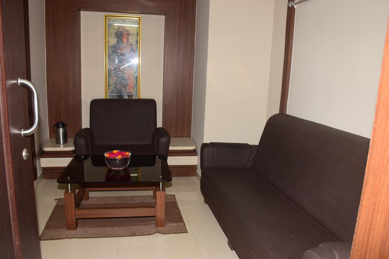 Hotel Landmark Пури Экстерьер фото