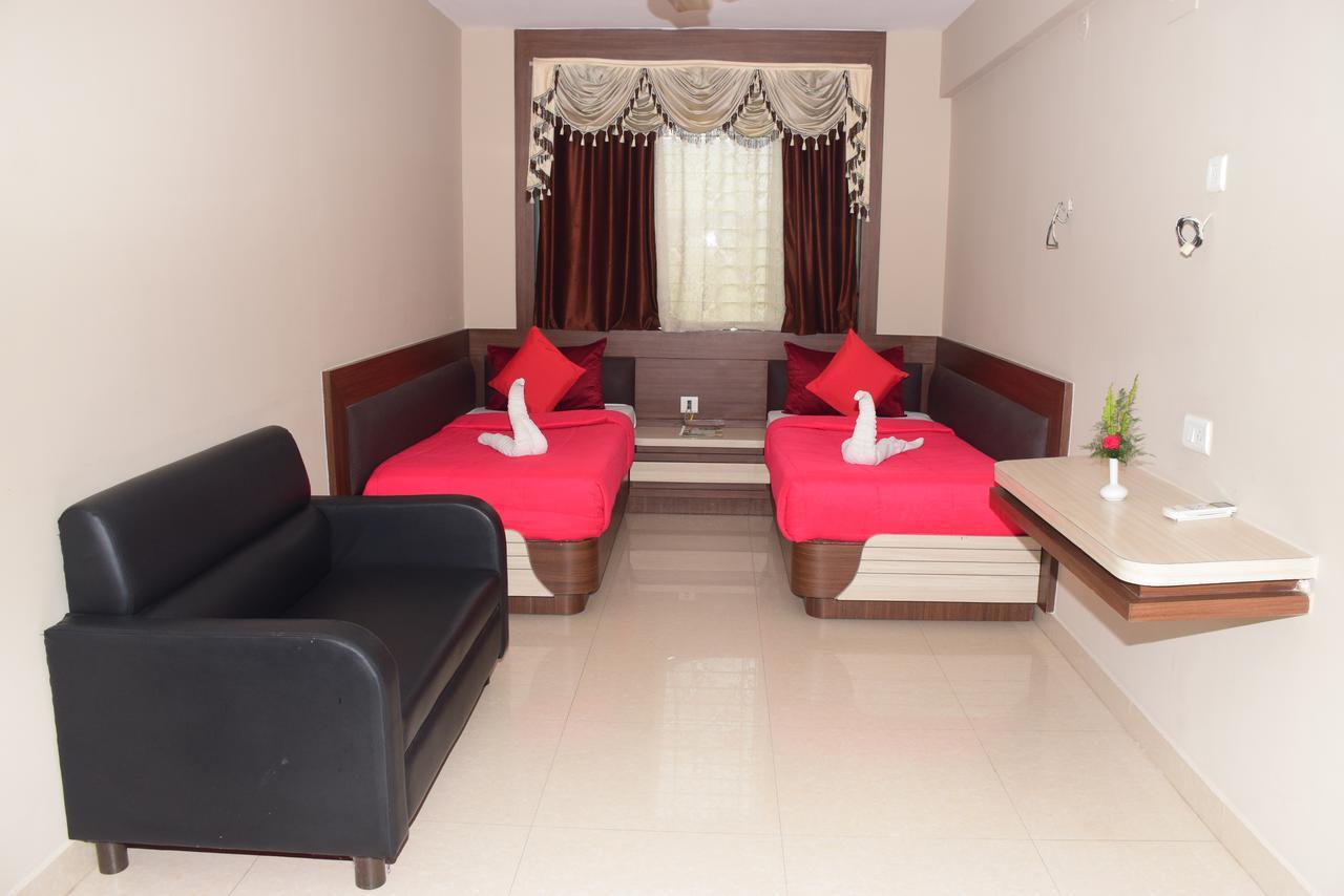 Hotel Landmark Пури Экстерьер фото