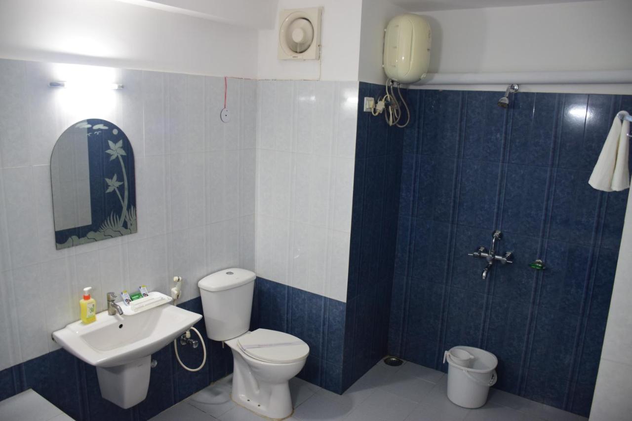 Hotel Landmark Пури Экстерьер фото