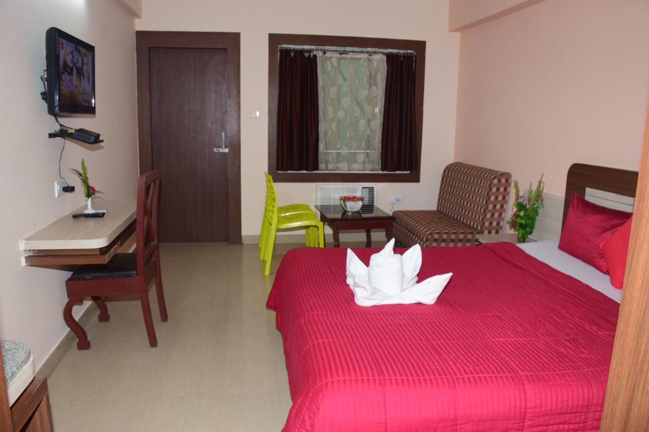 Hotel Landmark Пури Экстерьер фото